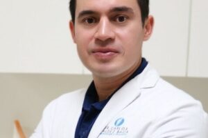 Dr. Carlos Edgar Valdez Baca, Ortopedista