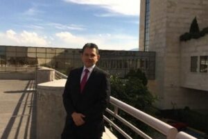 Dr. Carlos Salvador Juárez Rojas