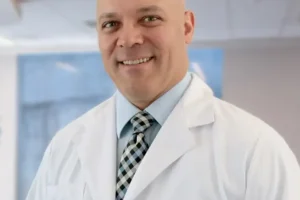Dr.Carlos Sandoval / Traumatología y Ortopedia Cirugia de Columna