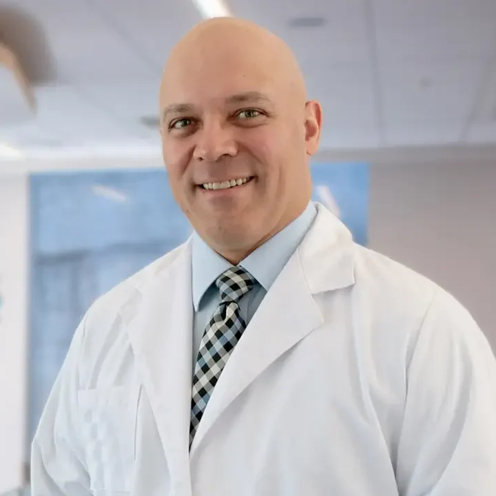Dr.Carlos Sandoval / Traumatología y Ortopedia Cirugia de Columna 1 dr carlos sandoval traumatologia y ortopedia cirugia de columna