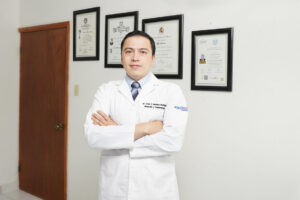 Dr. César Martínez / Ortopedia y Traumatología Nogales Sonora