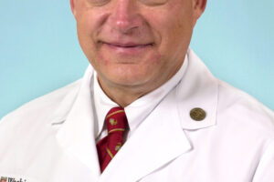 Dr. Christopher Morán – Ortopedista y Traumatólogo – Cirujano de Reemplazos Articulares