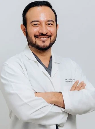 dr esteban castro contreras especialista en cirugia de rodilla columna y hombro