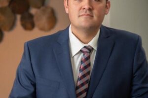 Dr. Flaviano Benavides Ceballos, Ortopedista