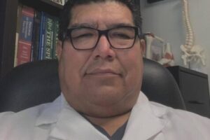 Dr. Héctor Bustillos Villegas, Ortopedista
