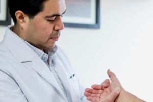 Dr. Jorge Iván Camberos Rodríguez, Ortopedista