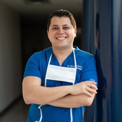 dr luis jose flores traumatologo sports medicine artroscopia