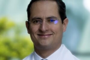 Dr. Ranulfo Romo Rodríguez, Cirujano de la mano