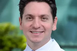 Dr. Rodrigo Azcona C. Ortopedia y Traumatologia. Centro Medico ABC Santa Fe. Consultorio 702, Torre A