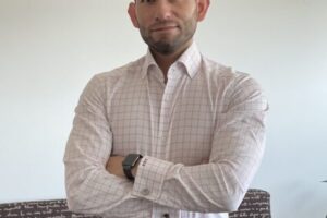 Dr. Rodrigo Hernández Buendía, Ortopedista