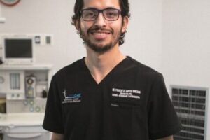 Dr. Yonatan Saúl De Santos Quintana, Ortopedista