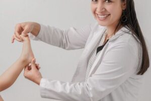 Dra. Ana Lucía Cadena Pérez- Traumatología y Ortopedia / Ortopedista Pediatra y Adultos 6 Dra. Ana Lucía Cadena Pérez- Traumatología y Ortopedia / Ortopedista Pediatra y Adultos