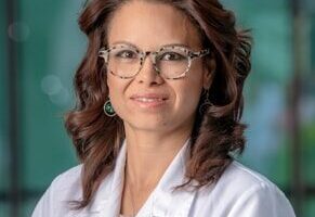 Dra. Ana Rendon Castillo, Ortopedista