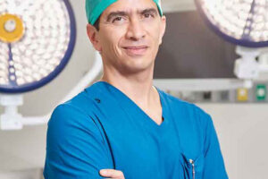 Ortopedista en Puebla. Especialista en Rodilla, Cadera y Hombro – Dr. David Cantú Morales