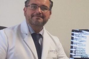 Ortopedista Traumatólogo Dr. Salvador Gomez R.